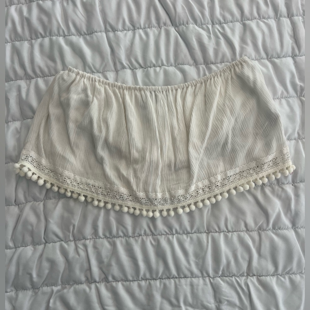 Forever 21 White Pom Pom crop with Elegant Design